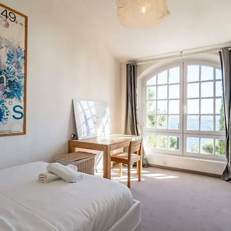 Propriete En Bord De Mer Avec Piscine Exceptionnelle Vila *