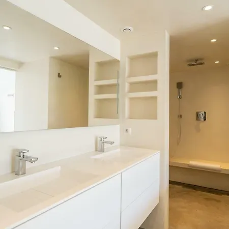 Propriete En Bord De Mer Avec Piscine Exceptionnelle Vila *
